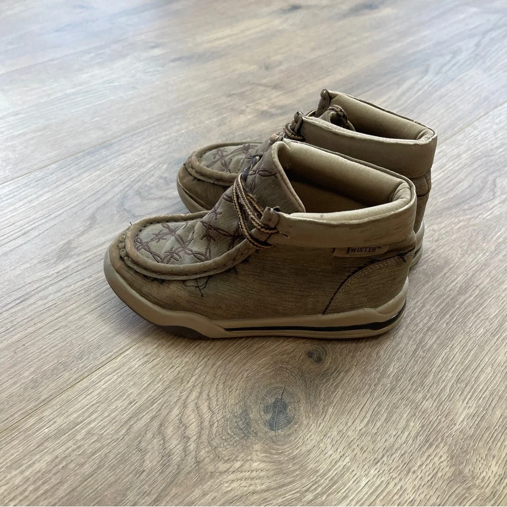 Twister (M&F) Jackson Kids/Youth Light Up Sole Casual Lacer Shoes size 13